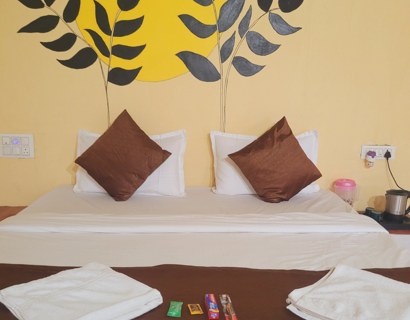 Rann Flamingo Stay room